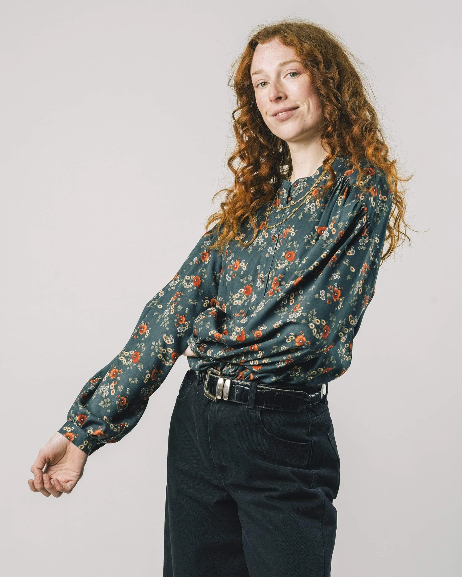 Brava Fabrics Chemise Dalia Boho Oversize Imprimé Fleuri En Viscose EcoVero - Fabriqué Au Portugal 4 Brava Fabrics Chemise Dalia Boho Oversize Imprimé Fleuri En Viscose EcoVero - Fabriqué Au Portugal - Image 2