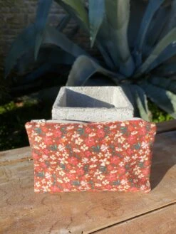 Pochette Alice Fermeture éclair Imprimé Fleuri En Coton Biologique GOTS - Cousu à La Main à L'Ile D'Oléron (France) -Clothing Discounts Store IMG 5890