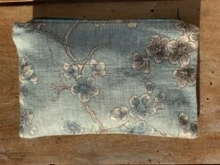 Pochette Alice Fermeture éclair Imprimé Fleuri En Lin Français - Cousu à La Main à L'Ile D'Oléron (France) -Clothing Discounts Store IMG 9821