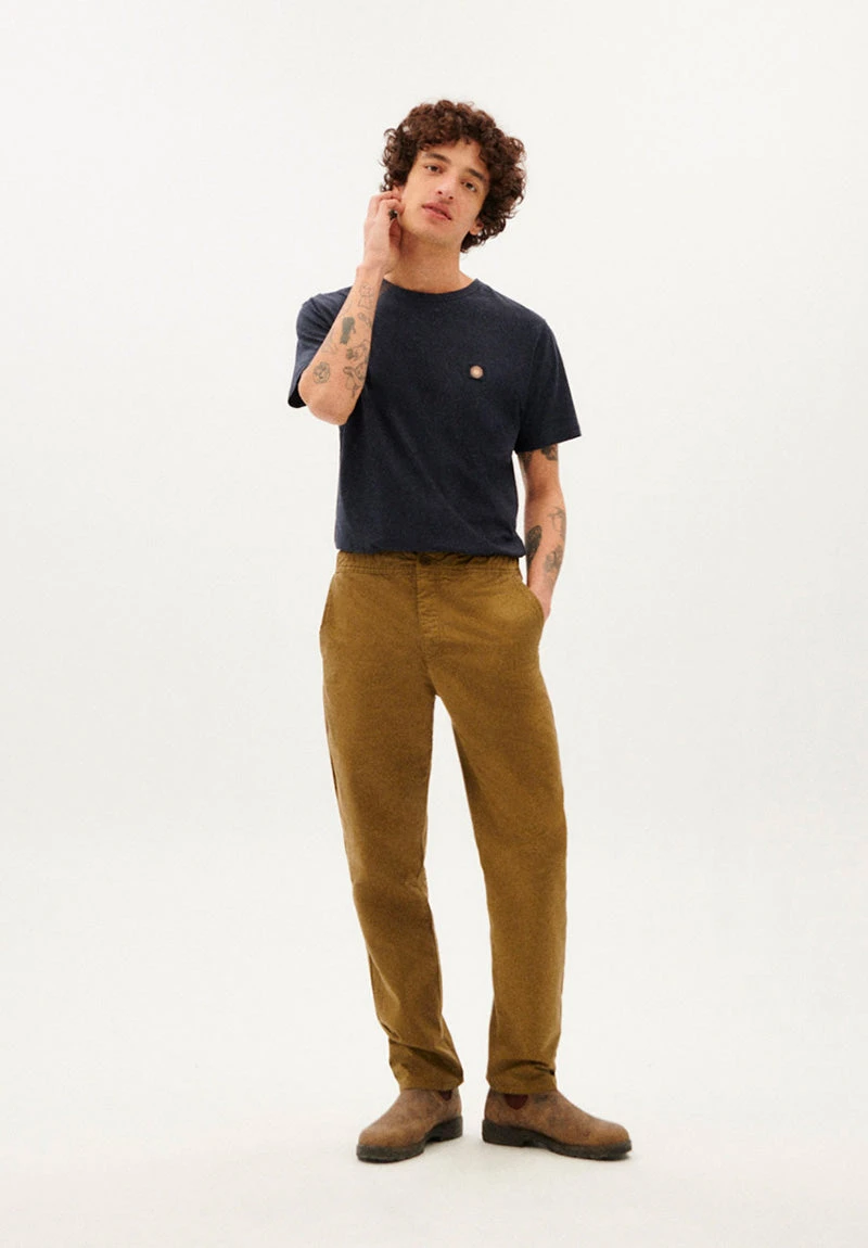 Thinking Mu Pantalon Habillé Homme OLIVE TRAVEL PANTS - En Coton Biologique 3 Thinking Mu Pantalon Habillé Homme OLIVE TRAVEL PANTS - En Coton Biologique