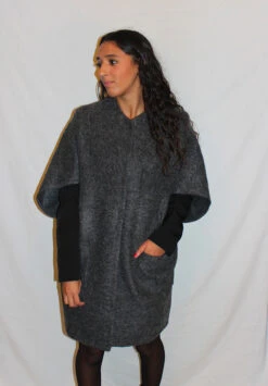 Poncho Femme CLAUDIA - En Plusieurs Coloris - En Laine -Clothing Discounts Store Poncho FemmeCLAUDIA gris fonce3
