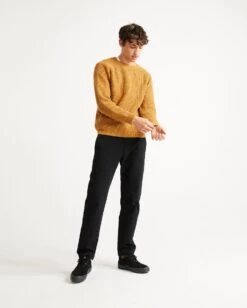 Thinking Mu Pull Homme ANTEROS - En Plusieurs Coloris - En Laine RWS -Clothing Discounts Store Pull Homme en Laine grosse maille Antheros Moutarde vueadebout c1890ca4 c190 415e 8405 64b2dd9c85e8