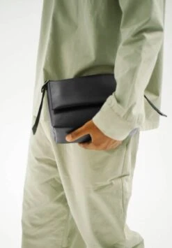 Sac Cuir Vegan Femme CROSSBODY - Couleur Noir - Fabriqué En Espagne