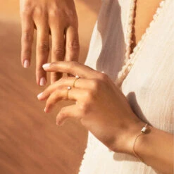 Bague Chaînette ESSENTIEL - En Pierre Naturelle Et Laiton Doré à L'or Fin 24 Carats