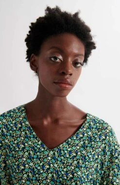 Blouse Fleurie Femme ACACIAS - En Plusieurs Coloris - En Viscose EcoVero -Clothing Discounts Store blouse fleurie femme acacias bleu face