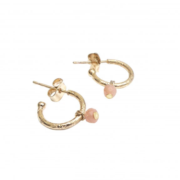 Boucles D'oreilles Créoles Avec Pendentif PAMPILLE - En Pierre Naturelle Et Laiton Doré à L'or Fin 24 Carats 9 Boucles D'oreilles Créoles Avec Pendentif PAMPILLE - En Pierre Naturelle Et Laiton Doré à L'or Fin 24 Carats - Image 7