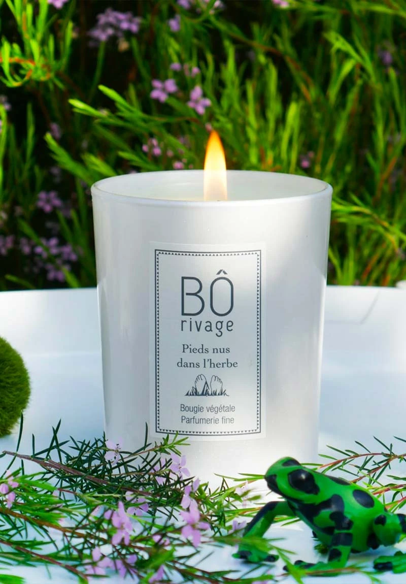 Bougie Pieds Nus Dans L'herbe - 160g - Huile Végétale - Fabriqué En France 3 Bougie Pieds Nus Dans L'herbe - 160g - Huile Végétale - Fabriqué En France