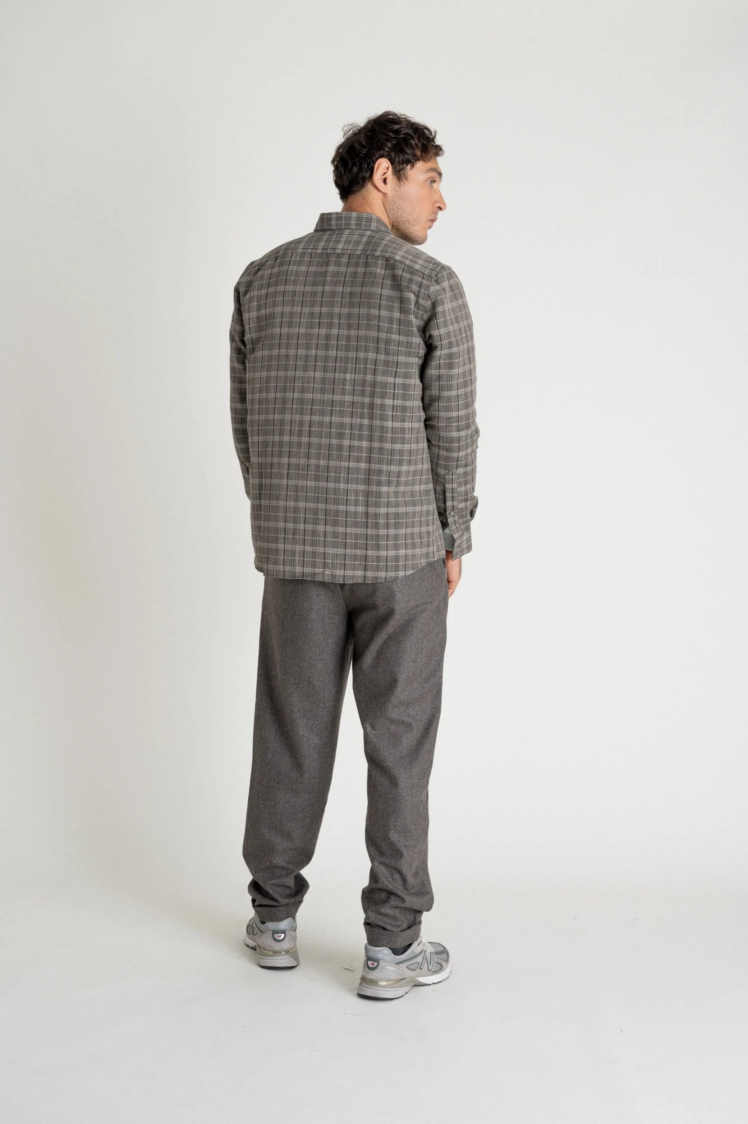 Chemise Ecossaise Mixte ONTARIO - Couleur Taupe - En Coton Upcyclé 4 Chemise Ecossaise Mixte ONTARIO - Couleur Taupe - En Coton Upcyclé - Image 2