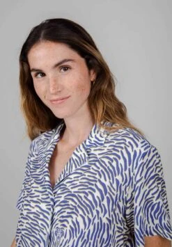Brava Fabrics Chemisette Femme ALOHA TIGER - En Viscose Ecovero