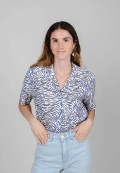 Brava Fabrics Chemisette Femme ALOHA TIGER - En Viscose Ecovero -Clothing Discounts Store chemise tiger brava2