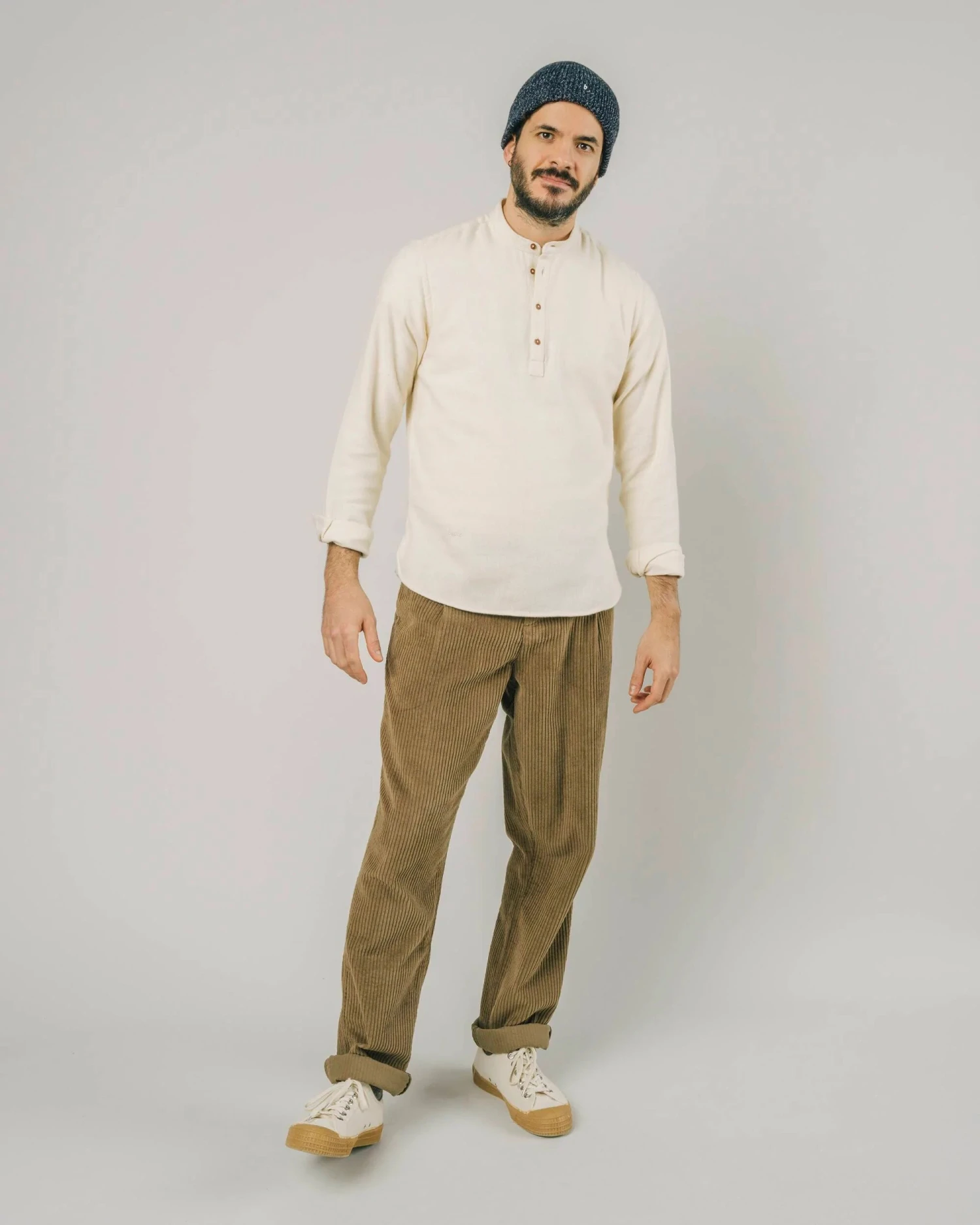 Brava Fabrics Chino En Velours PLEATED Homme - Couleur Beige - En Coton Bio 4 Brava Fabrics Chino En Velours PLEATED Homme - Couleur Beige - En Coton Bio - Image 2