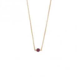 Collier Fin Doré Femme ESSENTIEL - Avec Pierre Naturelle Et Laiton Doré à L'or Fin 24 Carats -Clothing Discounts Store collier grenat essentiel centre eshop 575x575q90