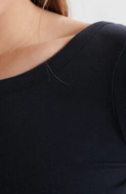 Haut Décolleté Dans Le Dos Femme ENA - En Plusieurs Coloris - En Coton Bio -Clothing Discounts Store haut decollete dos ena bleu marine zoom devant