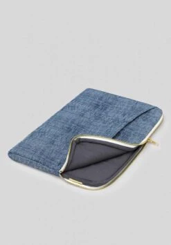 Housse D'ordinateur - Plusieurs Coloris - En Coton Bio -Clothing Discounts Store housse ordinateur les pensionnaires bleu1