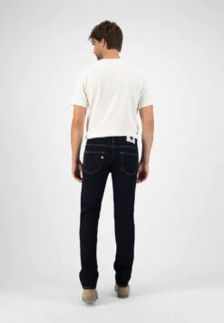 Jean Coupe Droite EXTRA EASY - En Coton Recyclé Et Biologique - En Plusieurs Coloris -Clothing Discounts Store jean coupe droite delave fonceMen Ethical Jeans Regular Bryce Strong Blue Fullback 12 1 473x682 2x 68db4b7c f36c 490e a63e 14d895086751