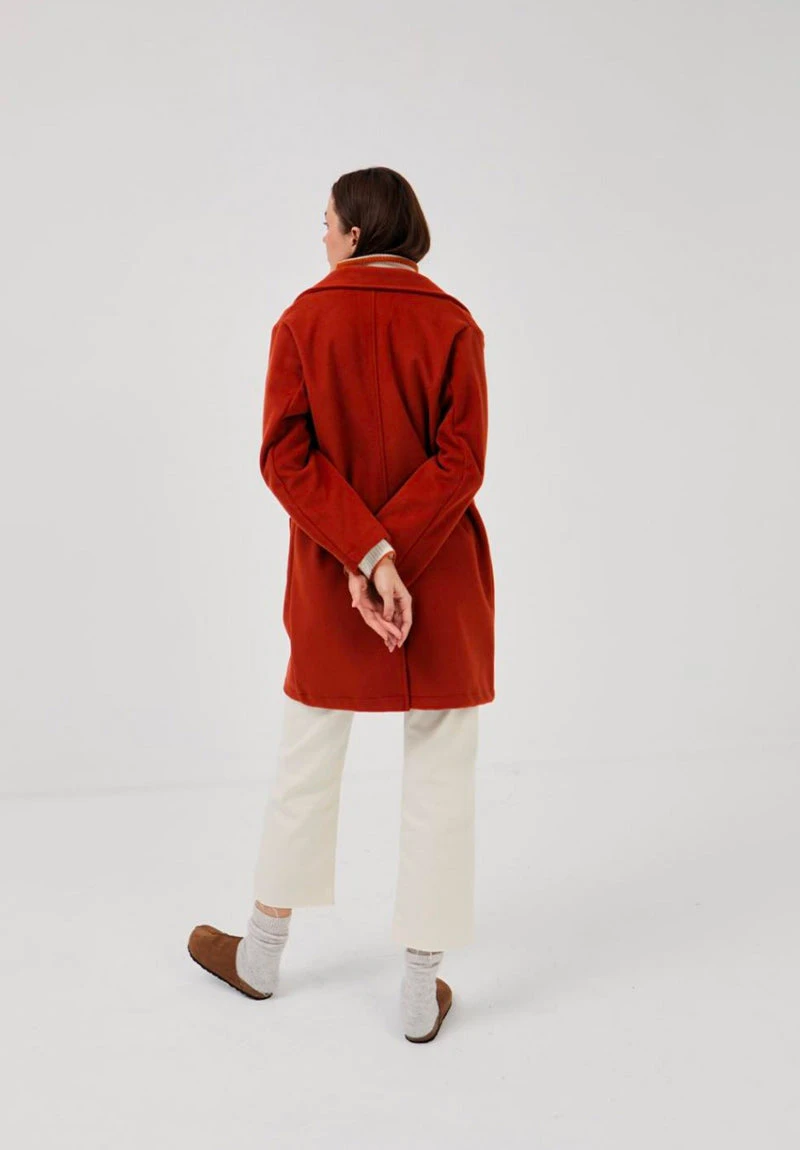 Manteau Hiver Femme SANTIZ - En Polyamide Recyclé - Couleur Rouille 4 Manteau Hiver Femme SANTIZ - En Polyamide Recyclé - Couleur Rouille - Image 2