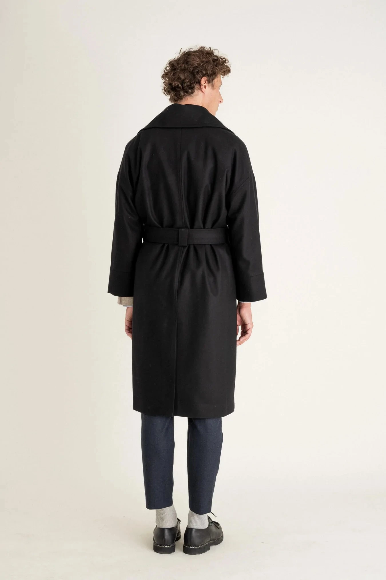 Manteau Long Mixte DEAN - En Laine - En Couleur Noir 4 Manteau Long Mixte DEAN - En Laine - En Couleur Noir - Image 2