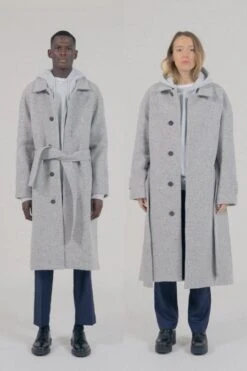 Manteau Oversize Mixte VERLAINE - En Plusieurs Coloris - En Laine Vierge 9 Manteau Oversize Mixte VERLAINE - En Plusieurs Coloris - En Laine Vierge -Clothing Discounts Store manteau oversize beige verlaine porte femme homme