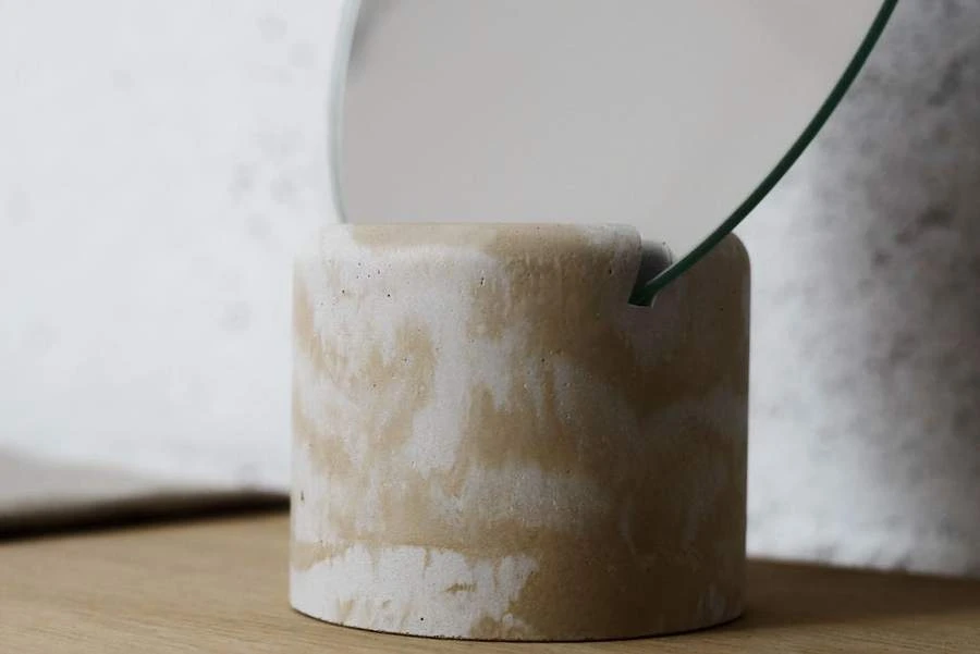 Miroir Artisanal Maé - Socle En Béton - Fabriqué En France 4 Miroir Artisanal Maé - Socle En Béton - Fabriqué En France - Image 2