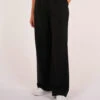 Pantalon Ample Femme POSEY LOOSE PANTS - En Plusieurs Coloris - En Polyester Recyclé -Clothing Discounts Store pantalon ample femme noir