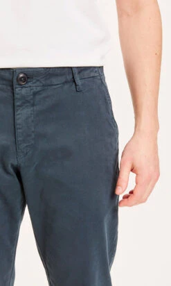 Pantalon Chino Droit Homme CHUCK - En Bleu Marine - En Coton Bio GOTS 8 Pantalon Chino Droit Homme CHUCK - En Bleu Marine - En Coton Bio GOTS -Clothing Discounts Store pantalon chino droit homme chuck bleu marine zoom