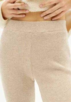 Thinking Mu Pantalon En Maille KARA - Couleur Beige - En Coton Biologique -Clothing Discounts Store pantalon en maille femme beige1