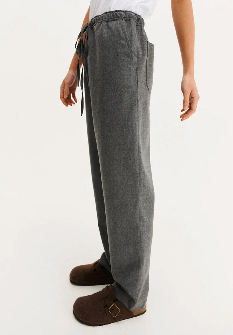 Pantalon Habillé Fluide TENERIF - En Laine Vierge - Couleur Gris 4 Pantalon Habillé Fluide TENERIF - En Laine Vierge - Couleur Gris - Image 2