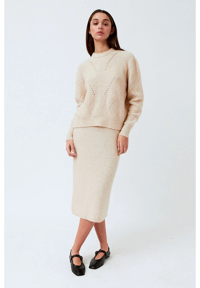 AMT Pull Femme En Laine FLORETA - Couleur Ecru 4 AMT Pull Femme En Laine FLORETA - Couleur Ecru - Image 2