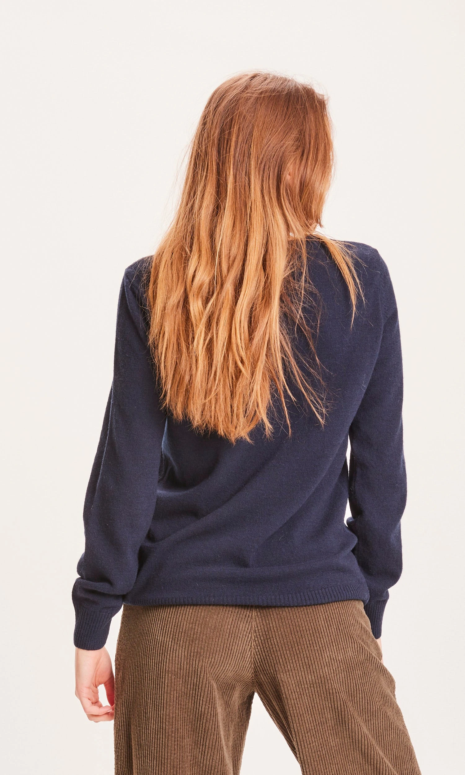 Pull Myrthe Col Rond Marine En Laine D'Agneau Biologique GOTS - Fabriqué En Turquie 5 Pull Myrthe Col Rond Marine En Laine D'Agneau Biologique GOTS - Fabriqué En Turquie - Image 3