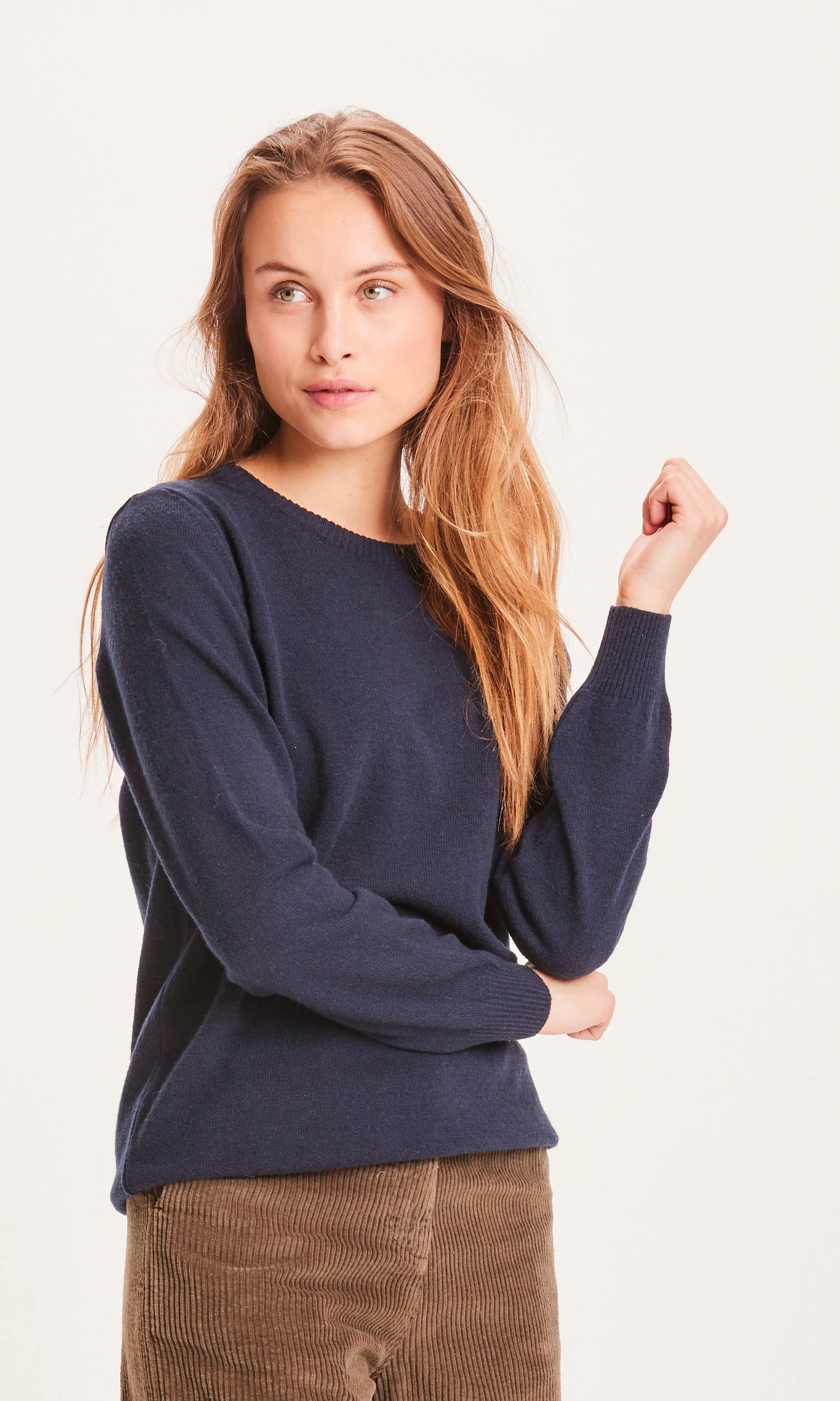 Pull Myrthe Col Rond Marine En Laine D'Agneau Biologique GOTS - Fabriqué En Turquie 3 Pull Myrthe Col Rond Marine En Laine D'Agneau Biologique GOTS - Fabriqué En Turquie