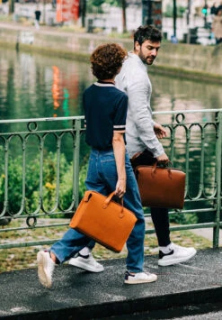 Sac Cartable Bandoulière EMILE - Couleur Chocolat - En Cuir -Clothing Discounts Store sac cuir ethique22