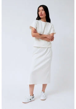 AMT T-shirt Femme BAHIA - En Coton Biologique - Couleur Blanc 7 AMT T-shirt Femme BAHIA - En Coton Biologique - Couleur Blanc -Clothing Discounts Store tee shirt blanc3