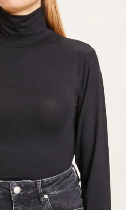 T Shirt Susan Col Roulé Noir En Viscose EcoVero - Fabriqué En Turquie -Clothing Discounts Store tshirt susan lenzingecovero noir knowledgecottonapparel zoomcol