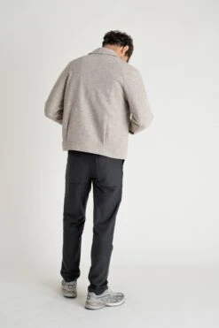 Veste Courte Mixte PALMA - En Marine - En Laine -Clothing Discounts Store veste courte beige palma portee homme de dos